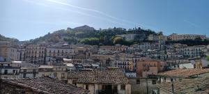 Vista sui tetti del centro storico di Cosenza
